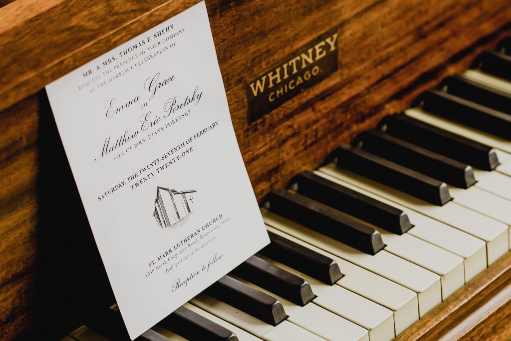 Looking for music-themed wedding detail inspo? From invites to favors, check out these amazing ideas to lend a musical touch to your wedding! 